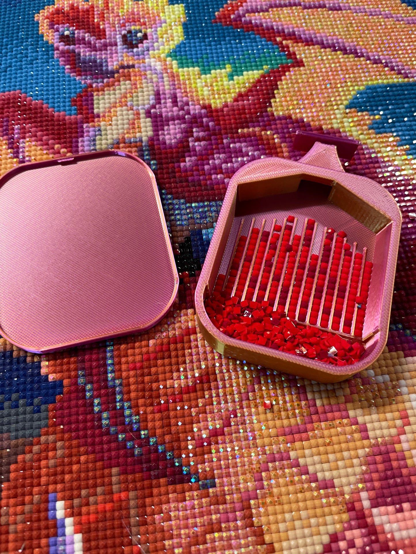 Deluxe 2 Phoenix small diamond painting tray in pink with red beads, no washi area, dragon design background.